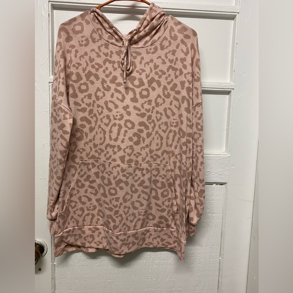 Sew In Love Womens Top M Tunic Hoodie Long Sleeve Poly Blend, pink leopard print
